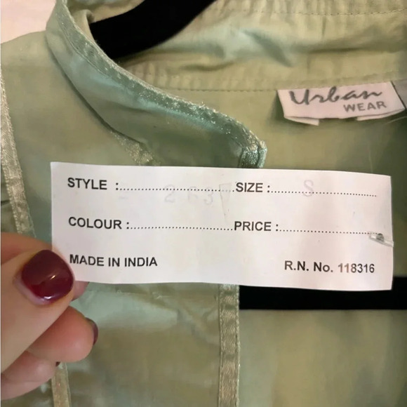 NWT Urban Wear Made in 🇮🇳 100% cotton rouched front/split rouched cuff size Sm - Picture 3 of 8